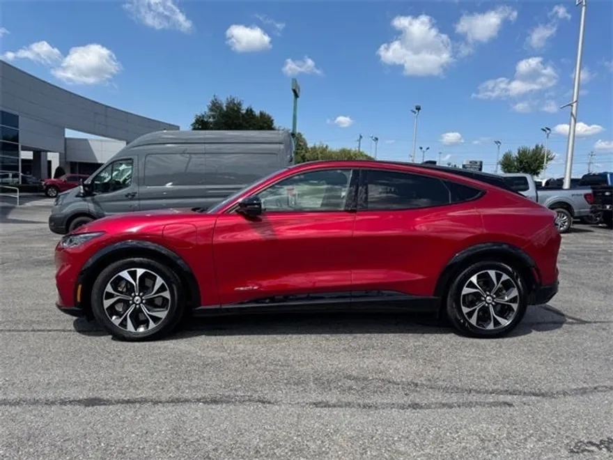 2021 Ford Mustang Mach-E Premium photo 6