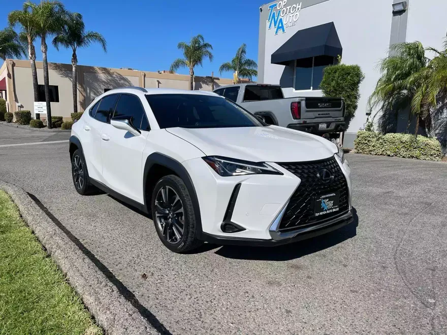 2021 Lexus UX 200 photo 1