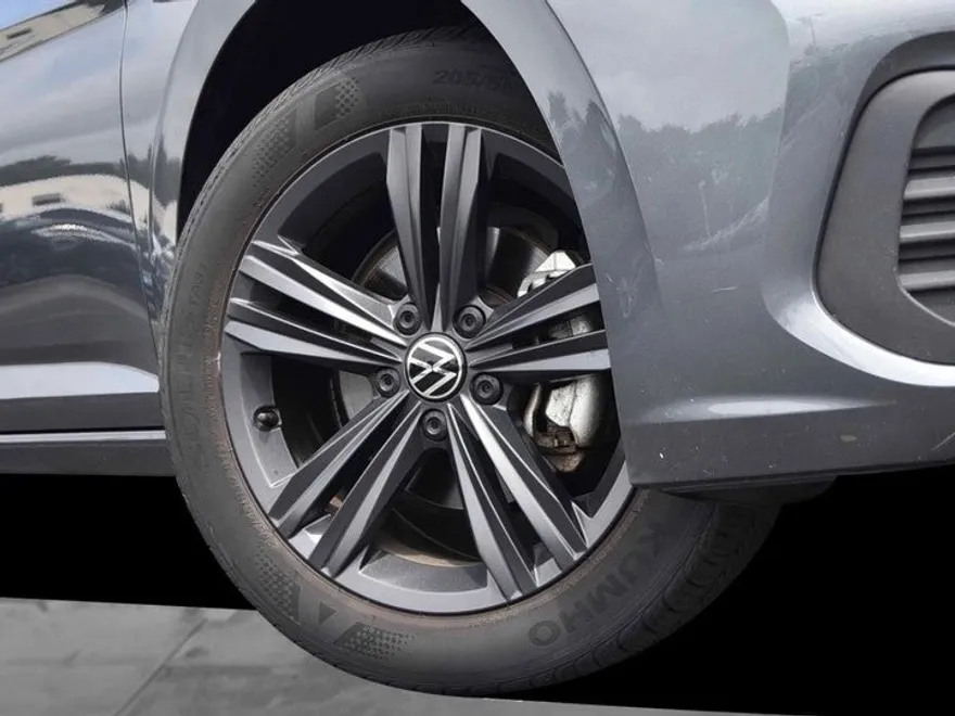 2024 Volkswagen Jetta SE photo 1