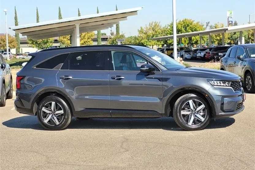 2021 Kia Sorento S photo 1