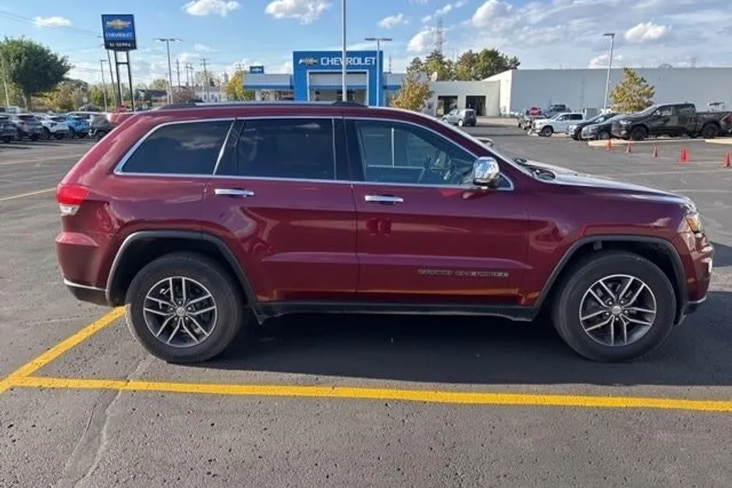 2017 Jeep Grand Cherokee Limited photo 1