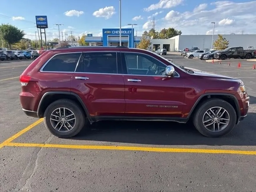 2017 Jeep Grand Cherokee Limited photo 1