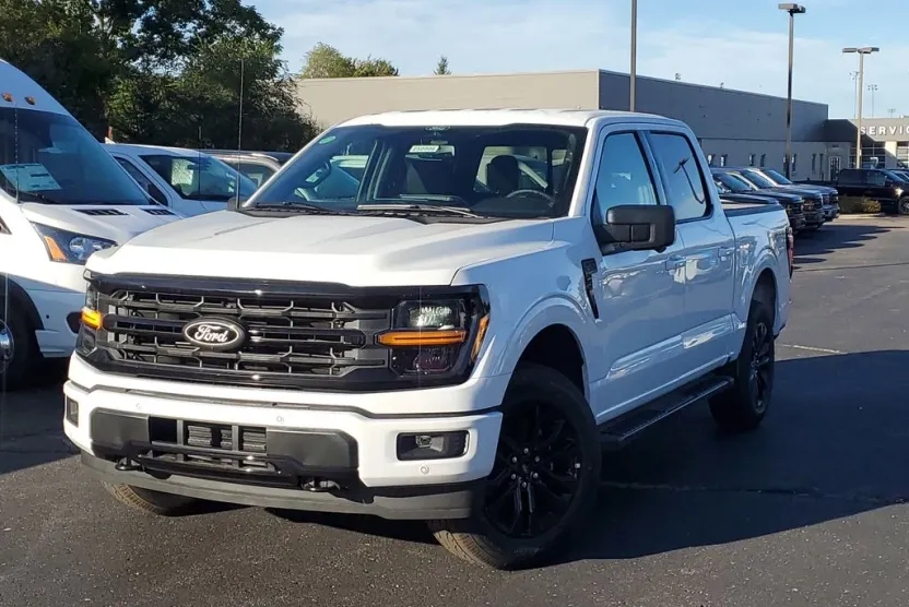 2025 Ford F-150 XLT photo 1
