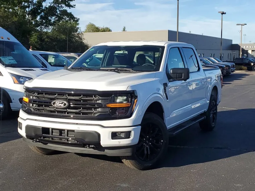 2025 Ford F-150 XLT photo 1