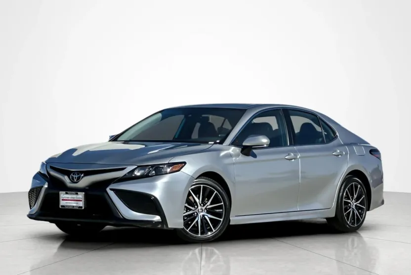 2024 Toyota Camry SE photo 1