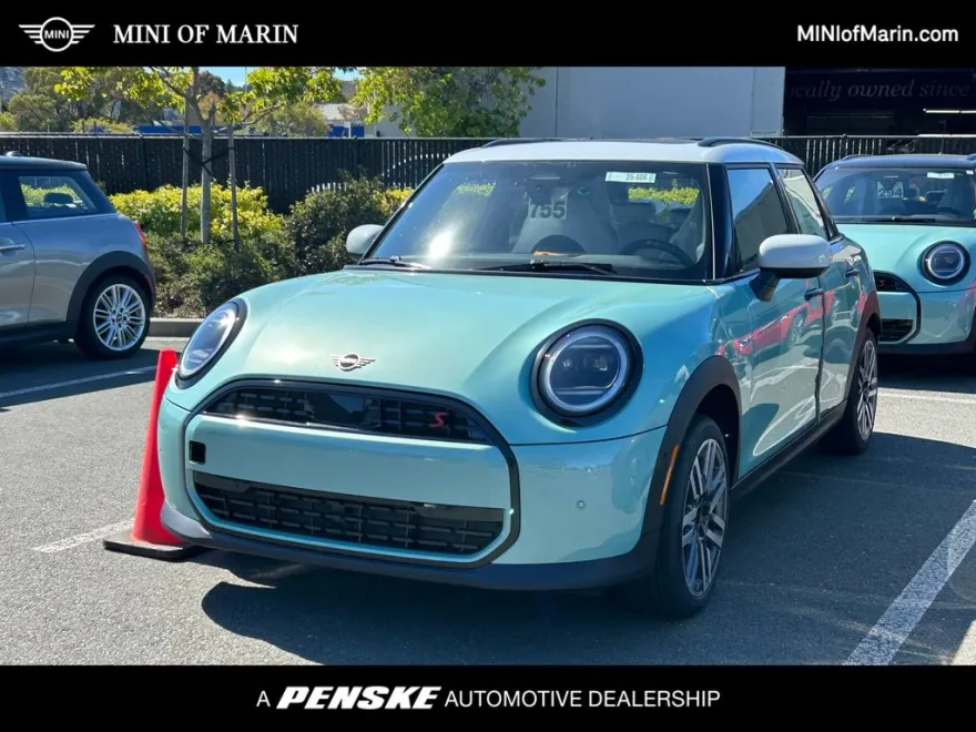 2025 Mini Cooper 4 Door Hardtop Signature photo 1