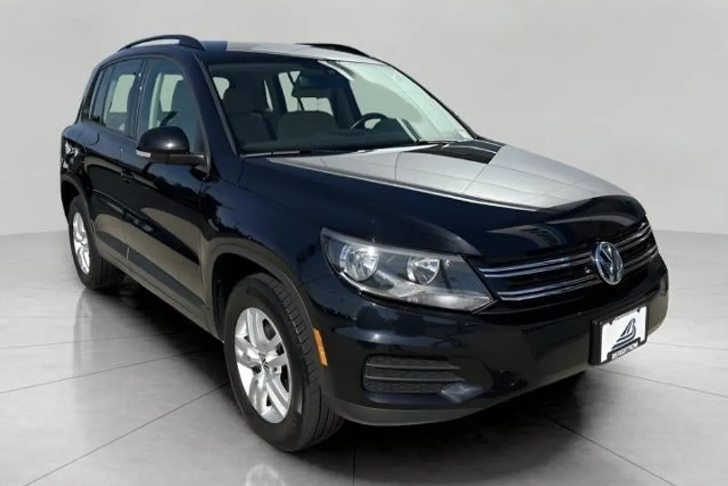 2017 Volkswagen Tiguan S photo 1