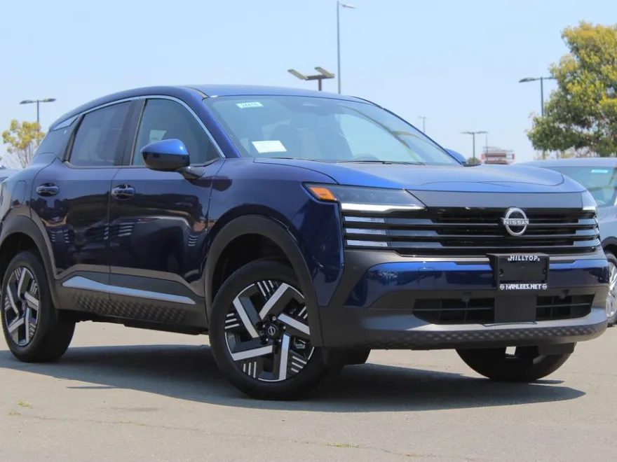 2025 Nissan Kicks SV photo 1