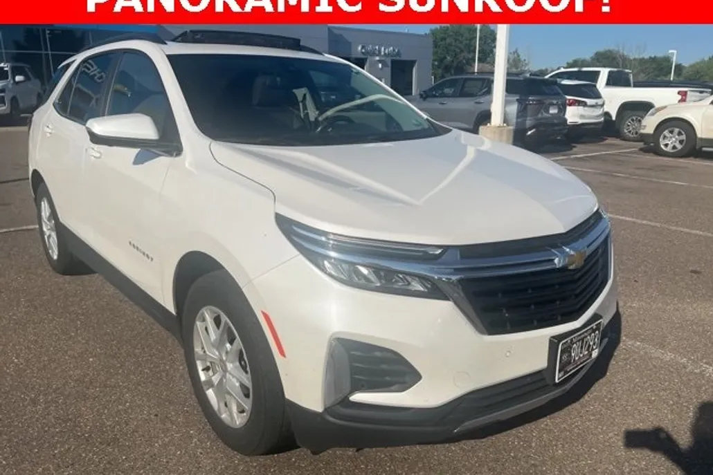 2022 Chevrolet Equinox LT photo 1