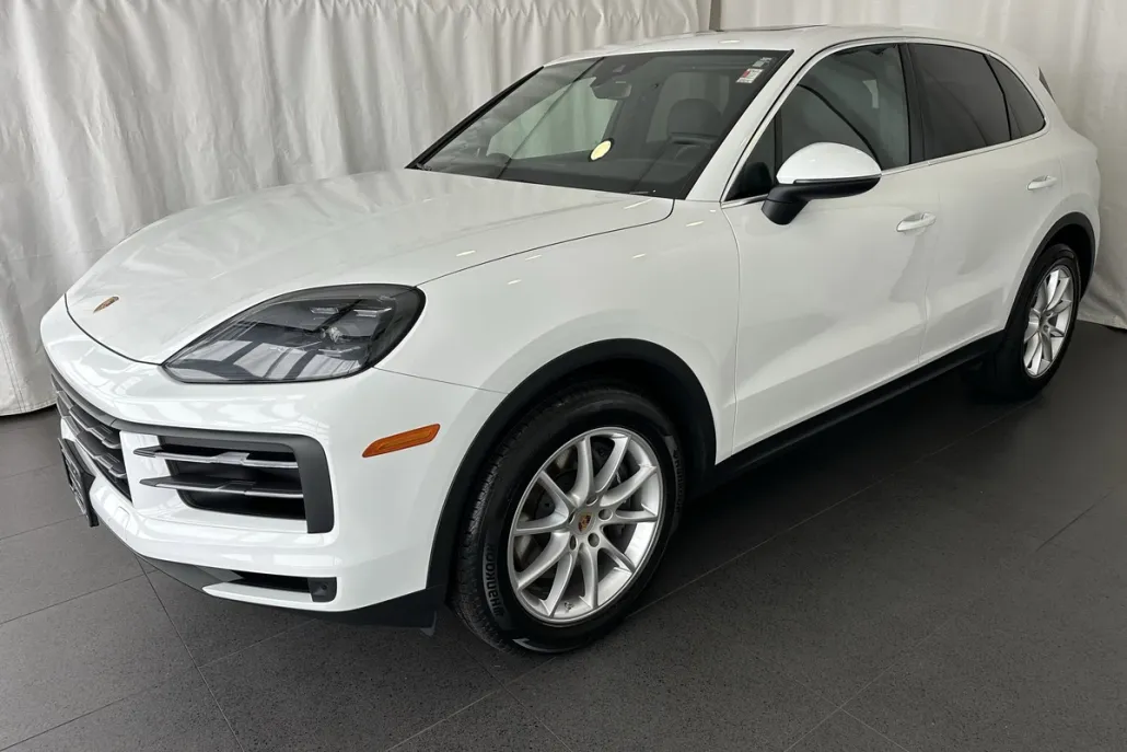 2024 Porsche Cayenne photo 1