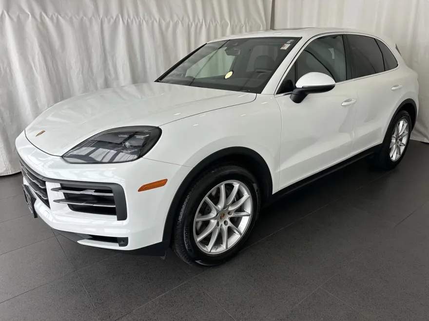 2024 Porsche Cayenne photo 1