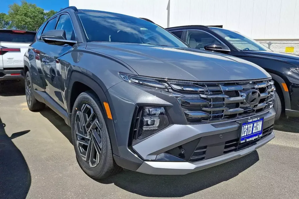 2025 Hyundai Tucson Limited photo 1