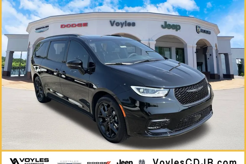 2026 Chrysler Pacifica Limited photo 1