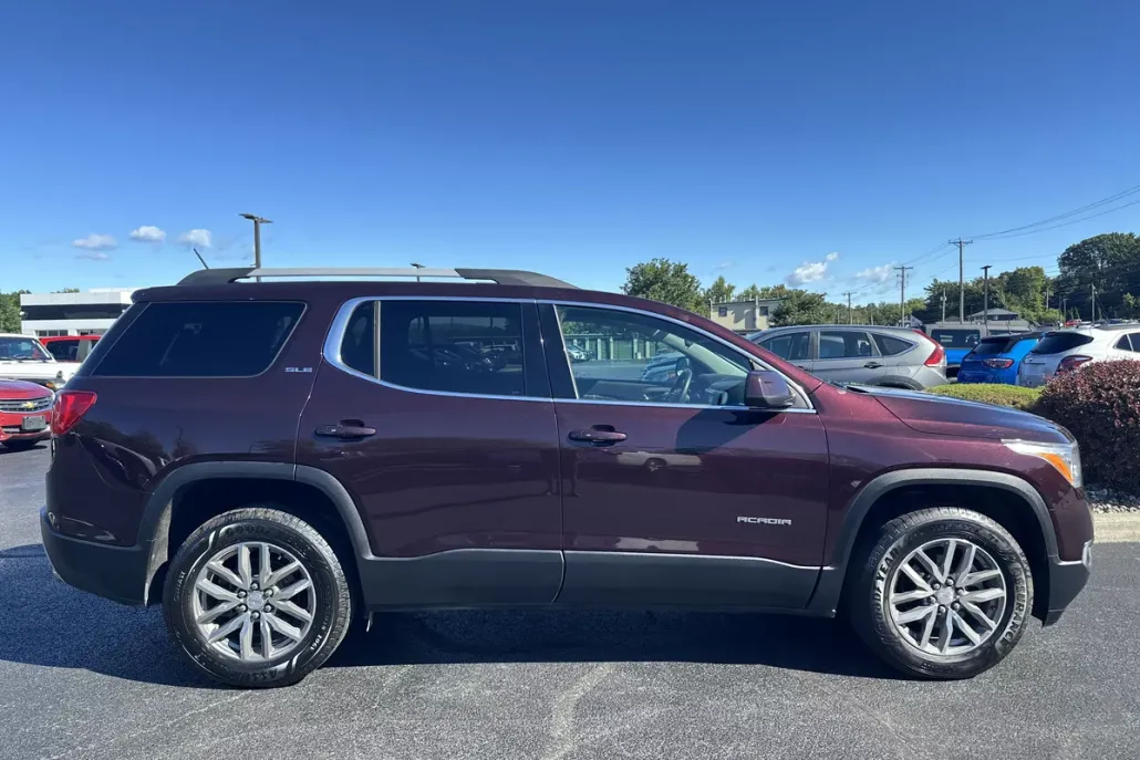 2017 Gmc Acadia SLE photo 1