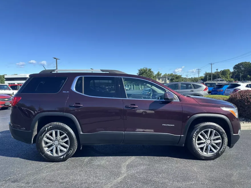 2017 Gmc Acadia SLE photo 1