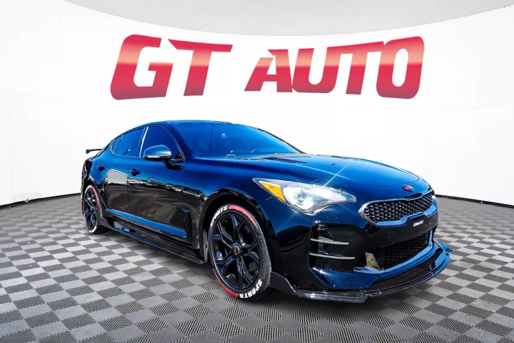 2020 Kia Stinger GT-Line photo 1