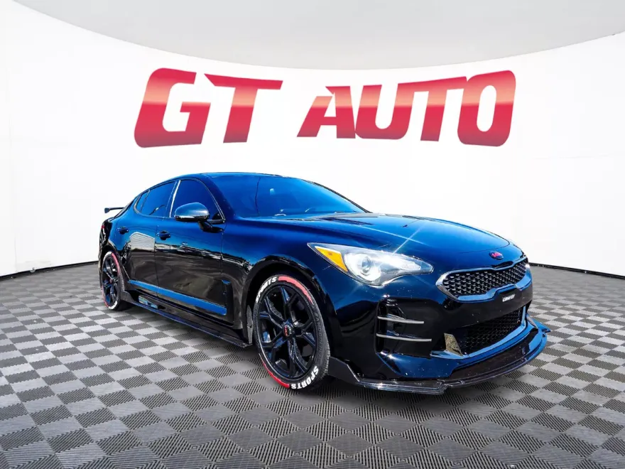 2020 Kia Stinger GT-Line photo 1
