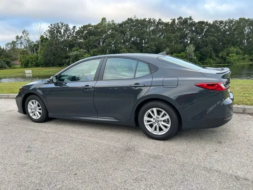 2025 Toyota Camry LE photo 1