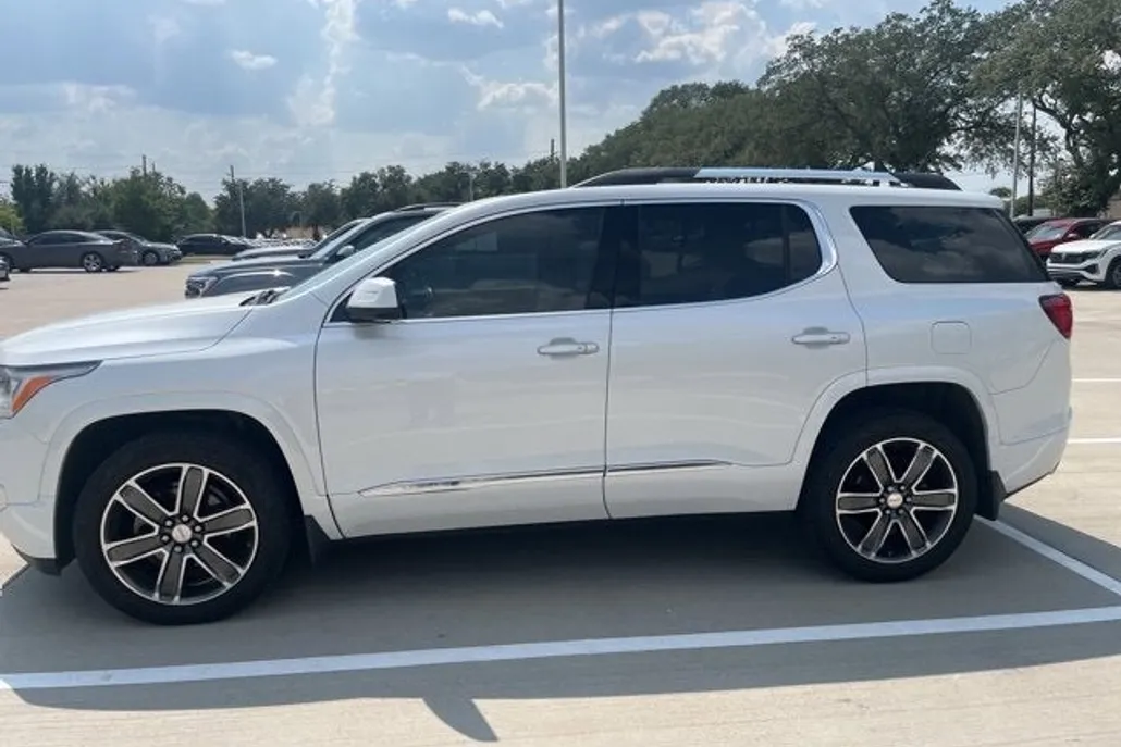 2018 Gmc Acadia Denali photo 1