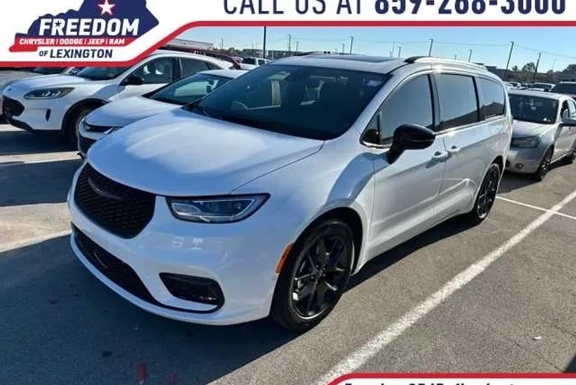 2026 Chrysler Pacifica Limited photo 1