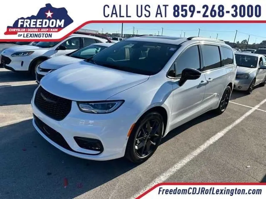 2026 Chrysler Pacifica Limited photo 1