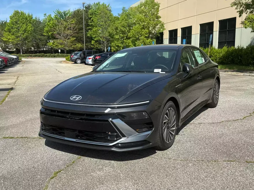 2025 Hyundai Sonata Hybrid SEL photo 1