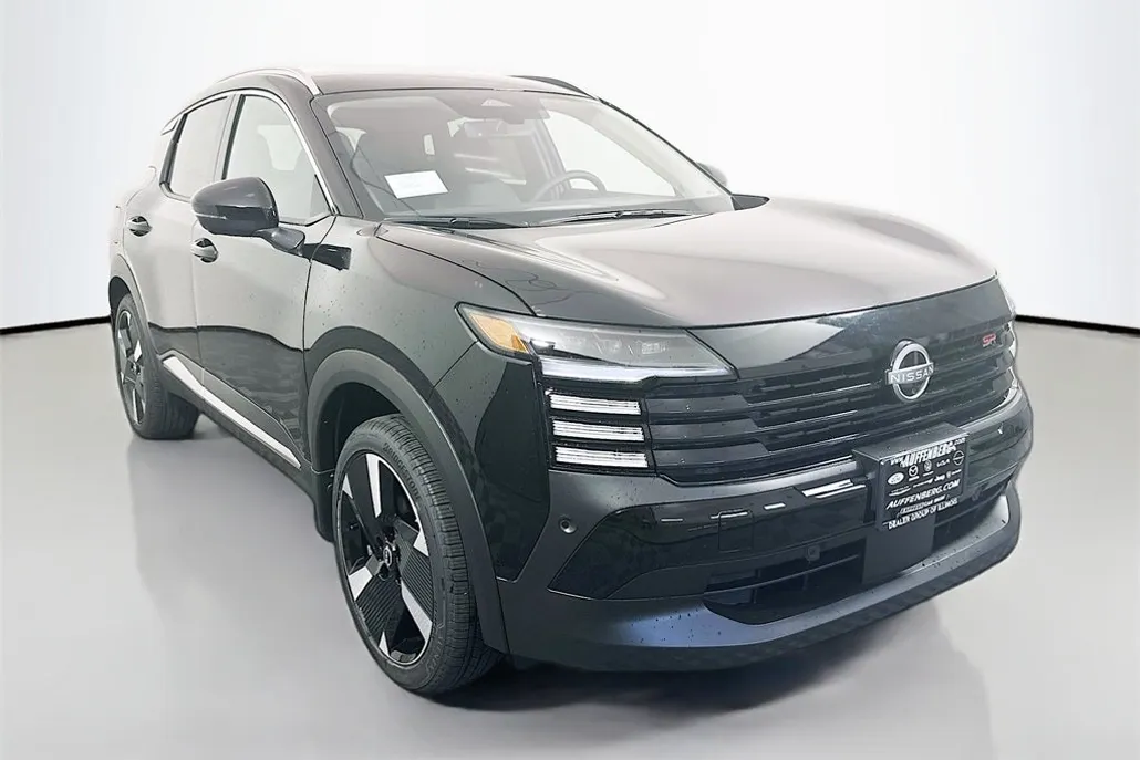 2025 Nissan Kicks SR photo 1