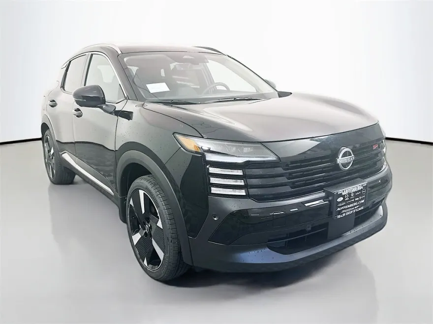 2025 Nissan Kicks SR photo 1