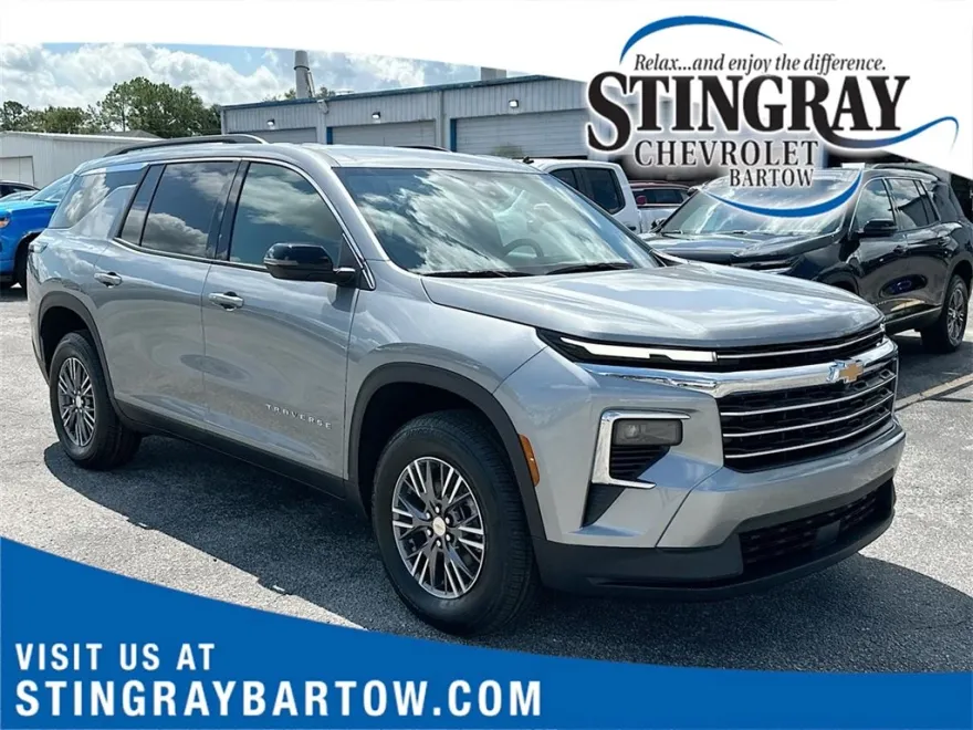2026 Chevrolet Traverse photo 1