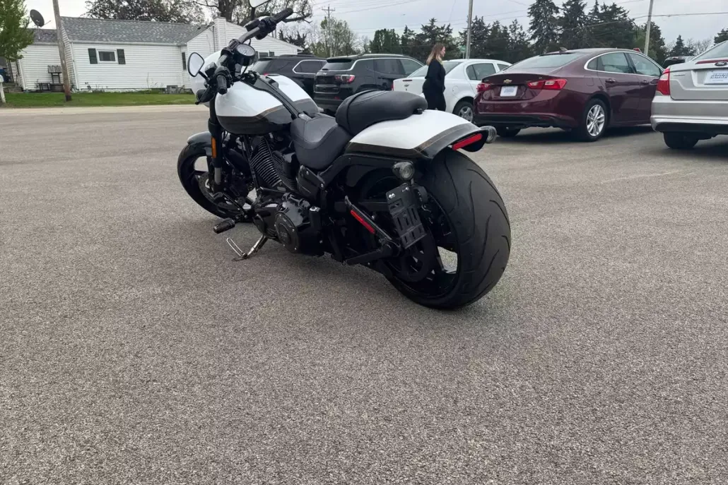 2016 Harley Davidson FXSE / CVO Pro Street Breakout photo 1