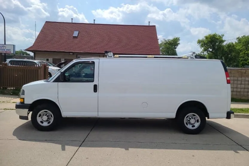 2018 Chevrolet Express 2500 Cargo photo 1