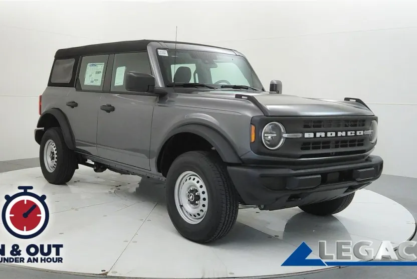 2025 Ford Bronco Base photo 1