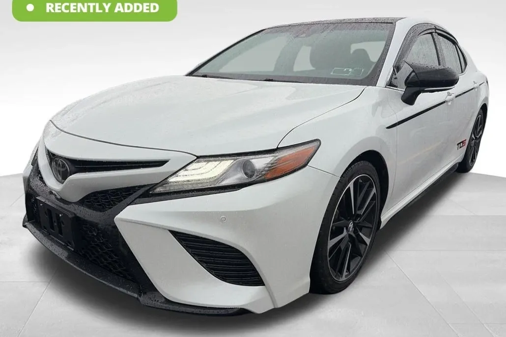 2018 Toyota Camry XSE V6 photo 1