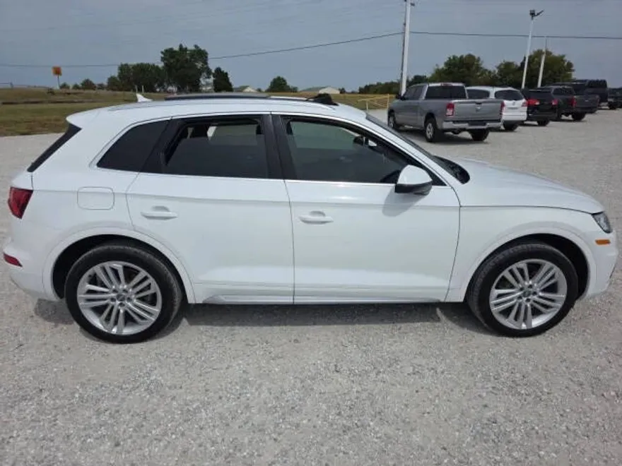 2018 Audi Q5 2.0T Premium Plus photo 1