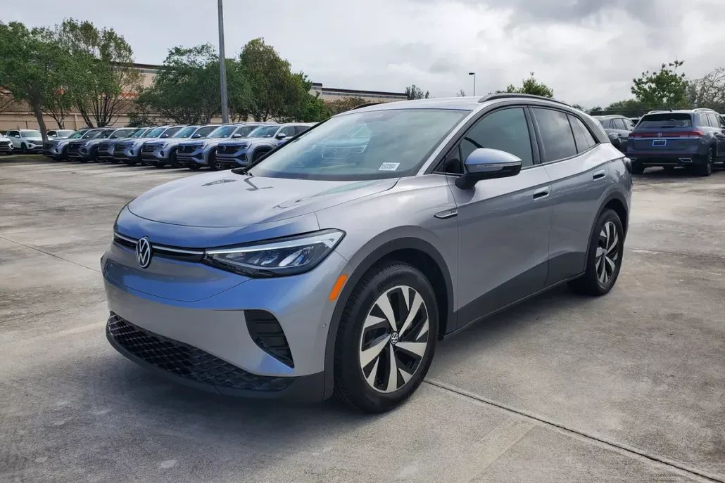 2025 Volkswagen ID.4 Pro photo 1