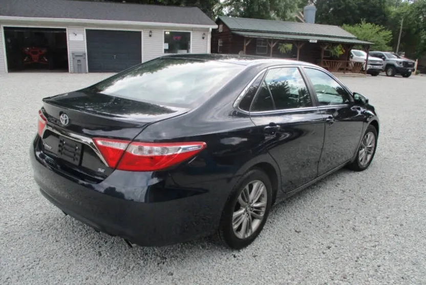 2017 Toyota Camry XLE XSE photo 1