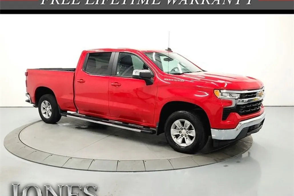 2024 Chevrolet Silverado 1500 LT photo 1