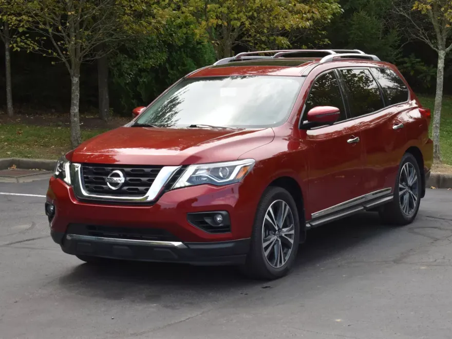 2020 Nissan Pathfinder Platinum photo 1