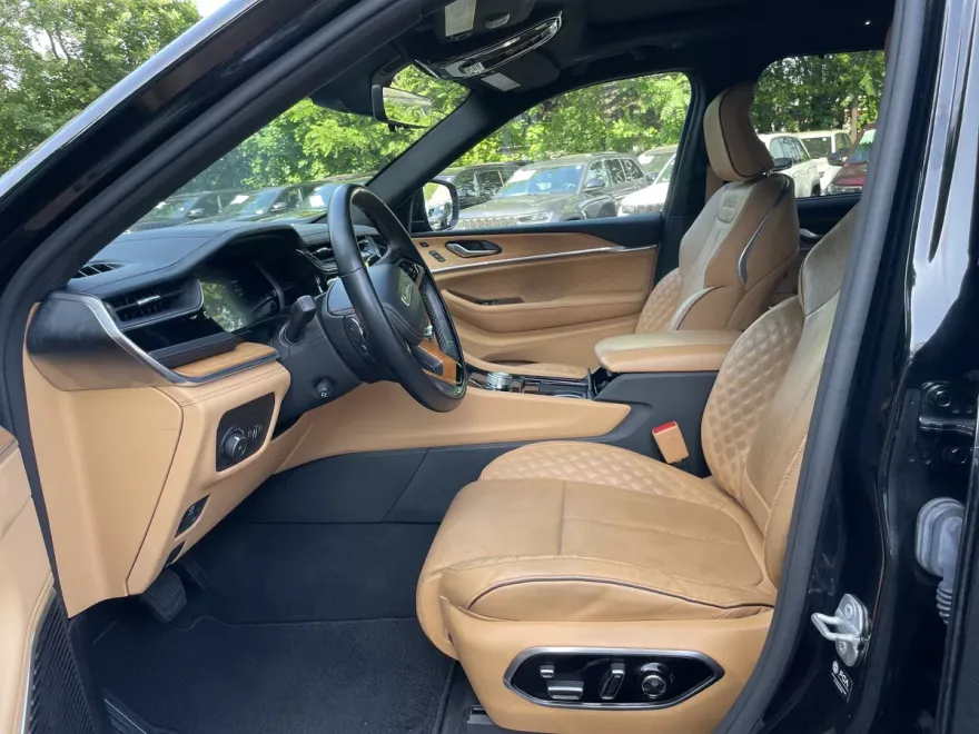 2022 Jeep Grand Cherokee Summit Reserve photo 1