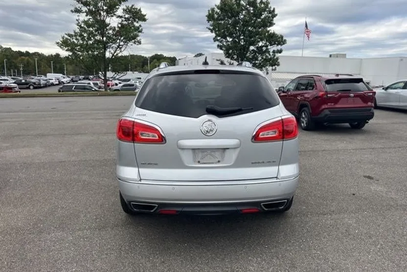 2017 Buick Enclave Convenience photo 1