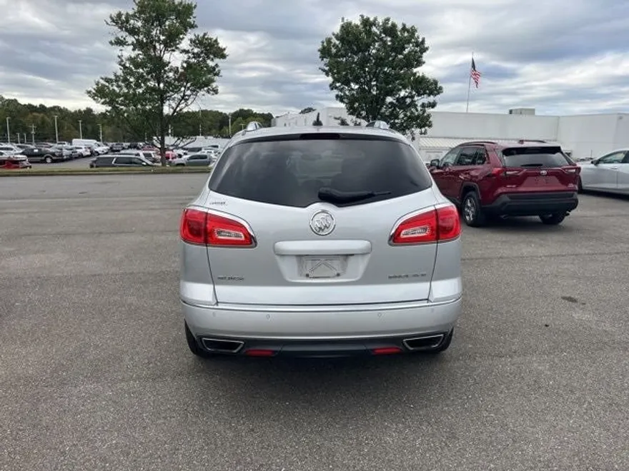 2017 Buick Enclave Convenience photo 1