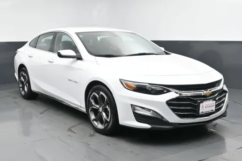 2022 Chevrolet Malibu 1LT photo 2