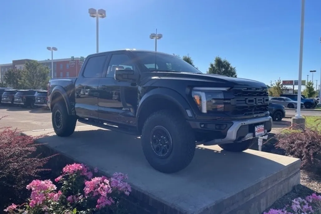 2025 Ford F-150 Raptor photo 1