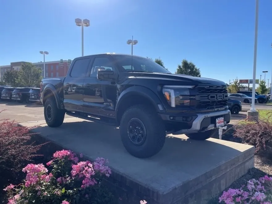 2025 Ford F-150 Raptor photo 1