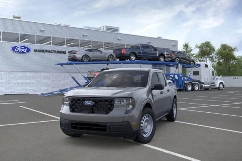 2025 Ford Maverick XL photo 1
