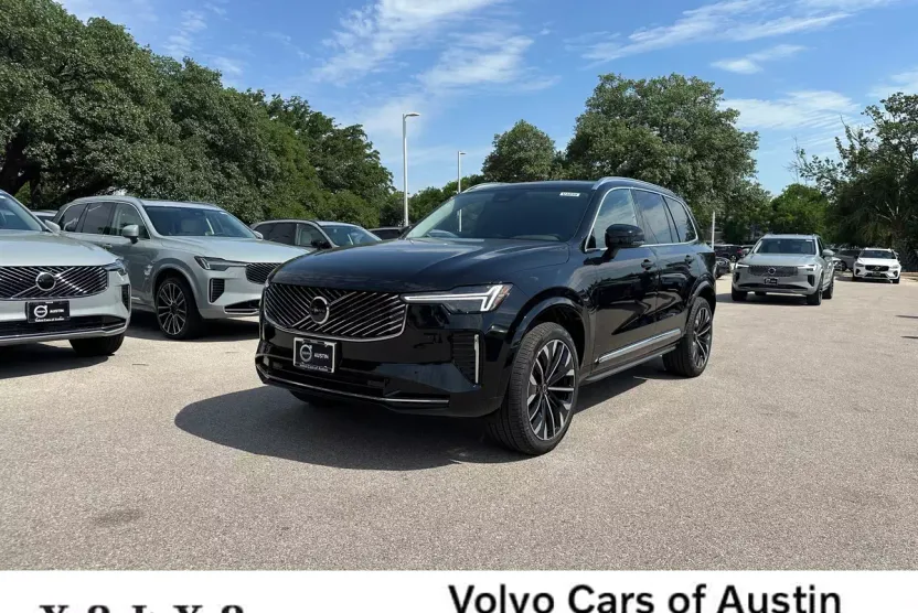 2025 Volvo XC90 Core photo 1