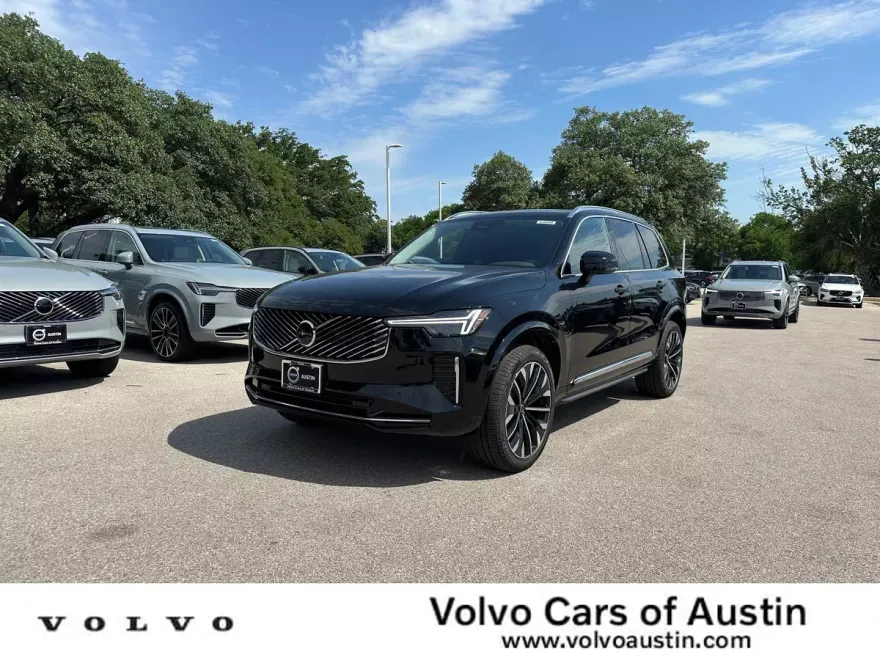 2025 Volvo XC90 Core photo 1