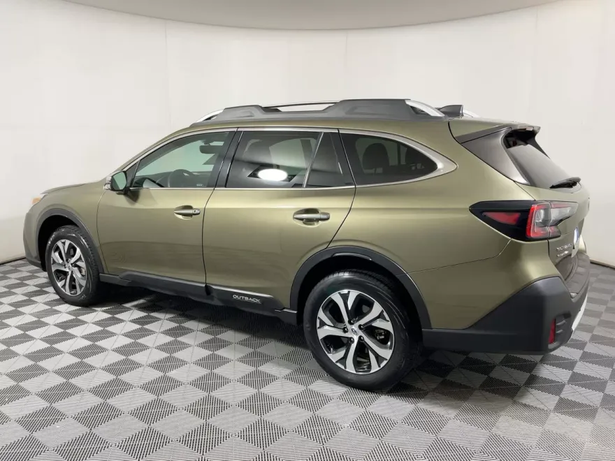 2022 Subaru Outback Touring photo 1