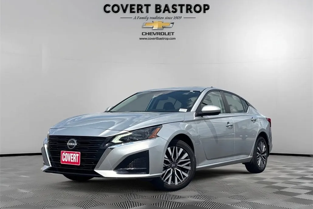 2023 Nissan Altima 2.5 SV photo 1