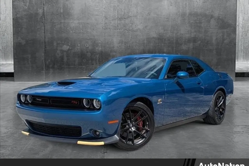 2023 Dodge Challenger R/T Scat Pack photo 1